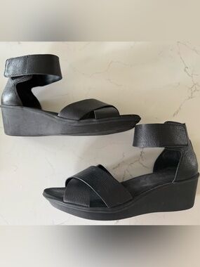 Naturalizer Riviera Black Leather Wedge Sandals